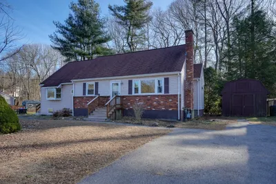 16 Collins Dr