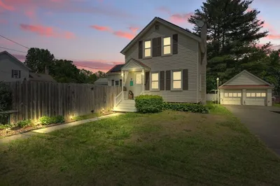 7 Gaston St