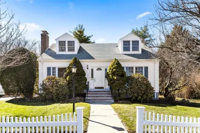 198 Pond St
