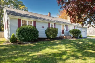 10 Brook Dr 1