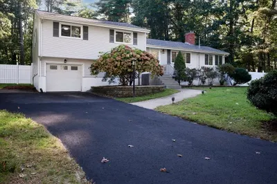 41 Barton Dr 1
