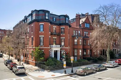 299 Beacon St 1