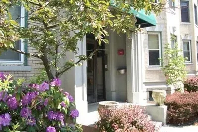 84 Gordon St #203