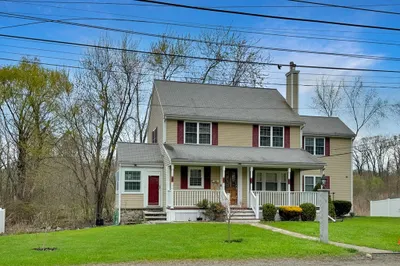 3 Wyman St 1