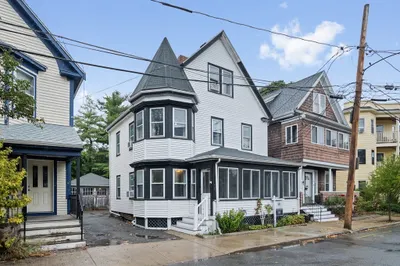 37 Kingston St