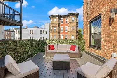 115 Cottage St #3