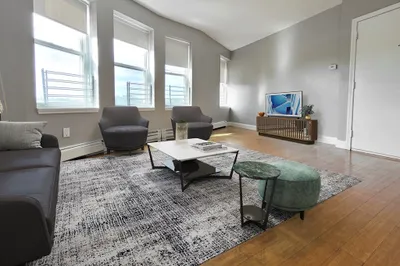 338-342 Warren St #6 1