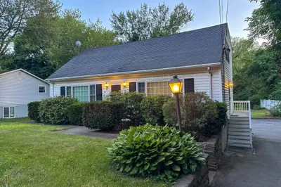 112 Marlboro Rd 1