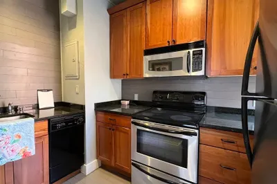 351 Beacon St #6