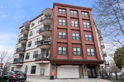 18 Johnson Ave #18-3 1