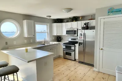89 Bay Street Winter St 1