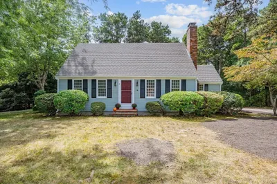 7 Arrowood Drive 1