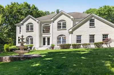 176 Robbs Hill Rd 1