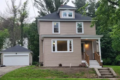 9 Varney St
