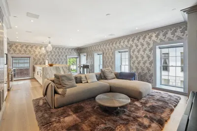 32 Derne St #4C