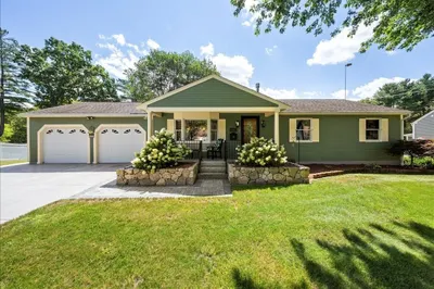 131 Pine Grove Ave 1
