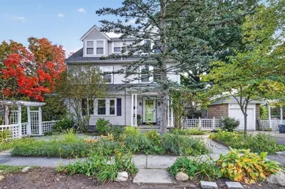4 Hawthorn Rd 1