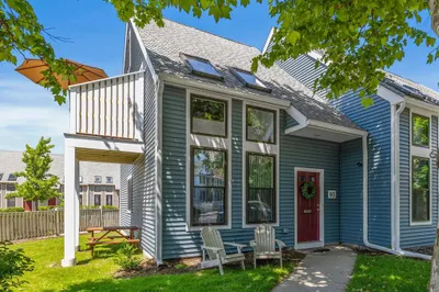 93 Governor Winthrop Rd #7A 1