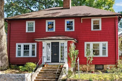 98 Bourne St #98
