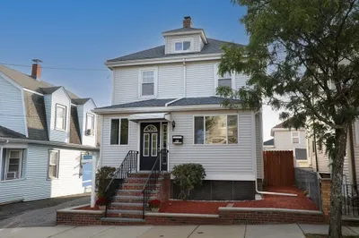 42 Sammet St