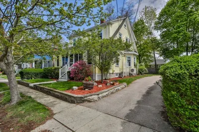 15 Crown St