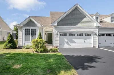 3 Hopkins Cir #3 1