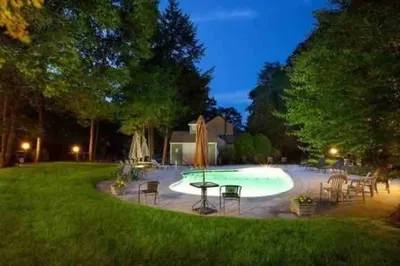 2393 Lake Shore Rd