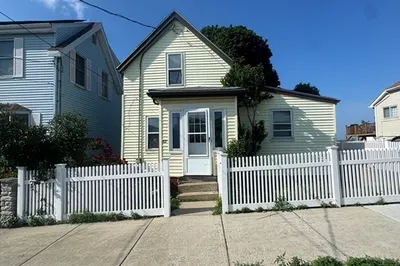 52 Crest Ave 1