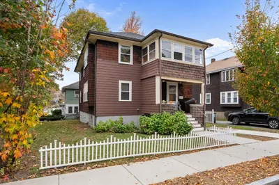 129-131 Pine St