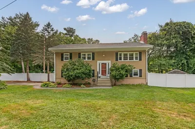 11 Brookside Lane