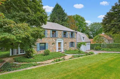 28 Drury Ln 1