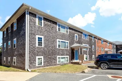 9 Edwards Ave #C6 1