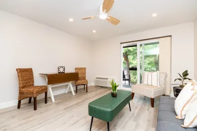 45 Oval Rd #24