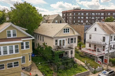 5 Douglas Ave #1 1