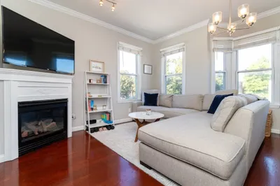 201 D St #2 1