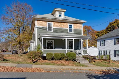 17 Carpenter St