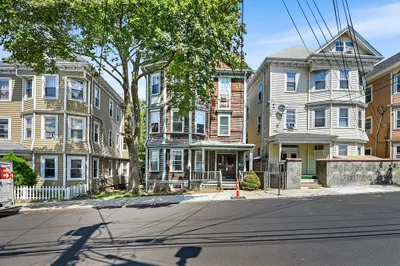 56 Calumet St #2