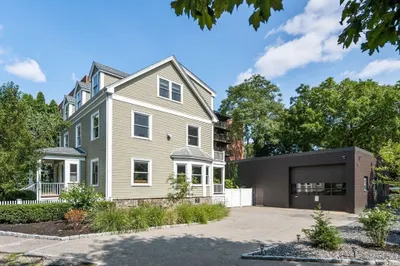 20 Pond Ln #1