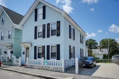 35 Agawam St 1