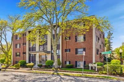 50 Tuttle St #10