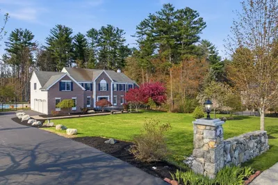25 Valley View Drive 1