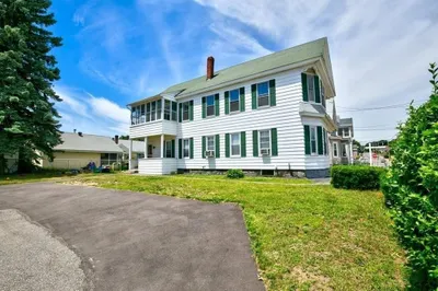 296, 298 University Ave 1