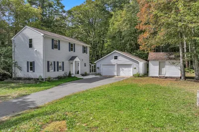 54 Mashapaug Rd