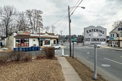 671 N Main St