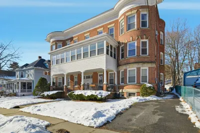 44 Bardwell Street #3L 1