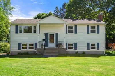 15 Harborwood Dr 1