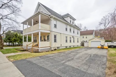 208-210 Walnut St