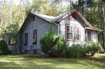 49 Anderson Ave