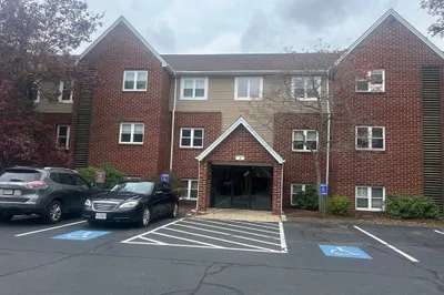 35 Longworth Ave #17 1