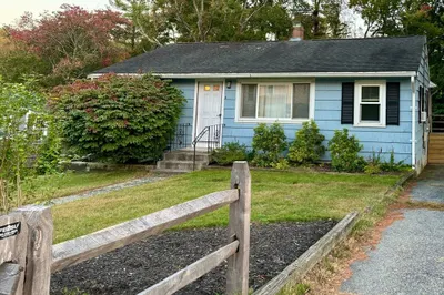 4 Eastern Ave